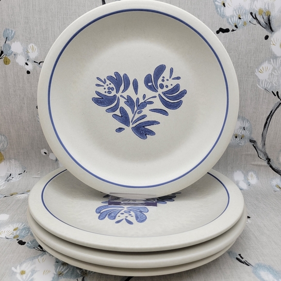 Vintage Pfaltzgraff Stoneware Yorktowne Dinner Plates - Picture 4 of 7